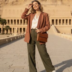 2025-10-07_Original(3) شنطة شولدر جلد طبيعي لون بني فاتح مستطيلة – يد عريضة أنيقة | AMY