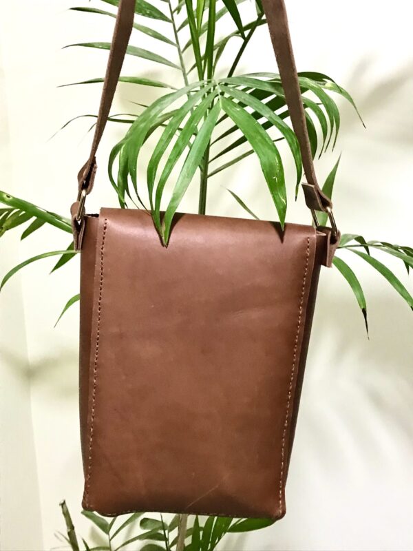 شنطة كروس رجالي جلد طبيعي بني فاتح | AMY Leather Crossbody Bag
