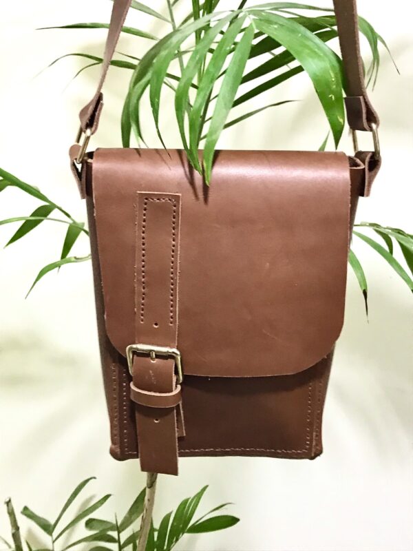 شنطة كروس رجالي جلد طبيعي بني فاتح | AMY Leather Crossbody Bag